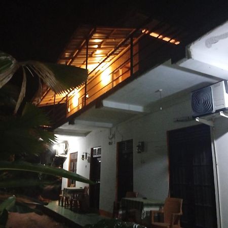 Jungle Guest ,Mirissa Hotel Екстериор снимка