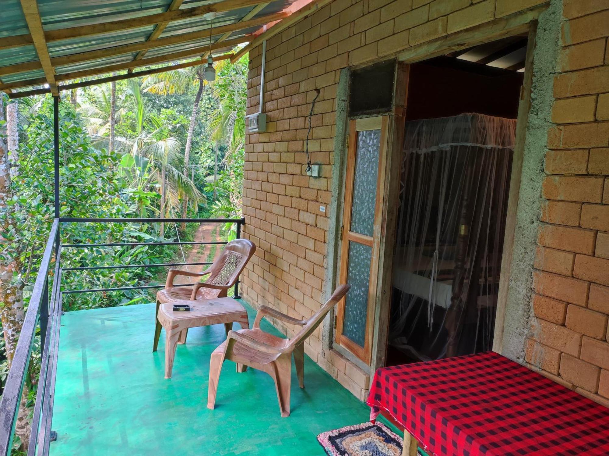 Jungle Guest ,Mirissa Hotel Екстериор снимка
